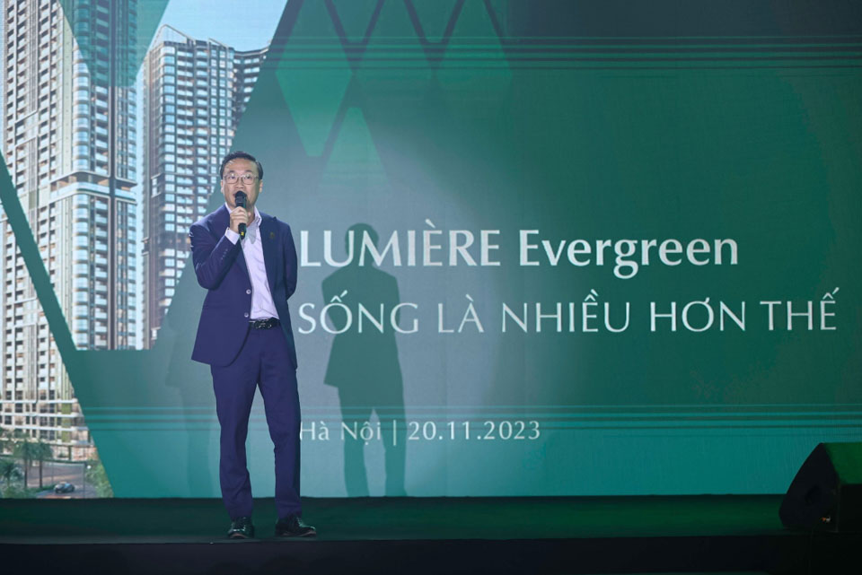 ong le quoc hung chia se ve lumiere evergreen